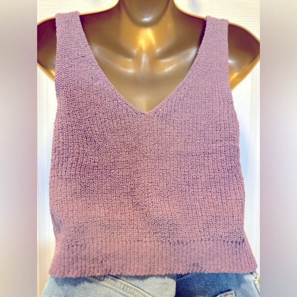 *bundle* Four cute summer tops. Size Medium. - Picture 9 of 16